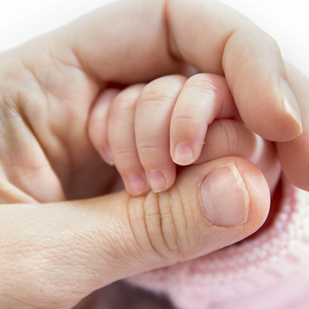 Mains de bébé - Laboratoires Gilbert