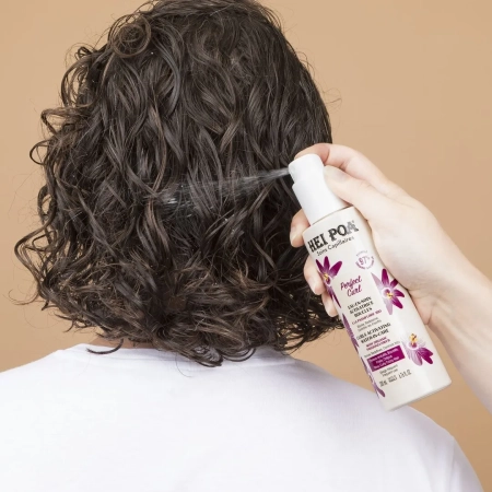 HEI-ambiance-653464-3616826534505-curl-application-cheveux.jpg