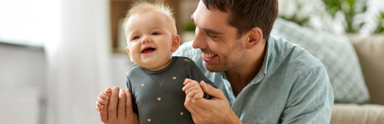 Papa et bébé - Laboratoires Gilbert